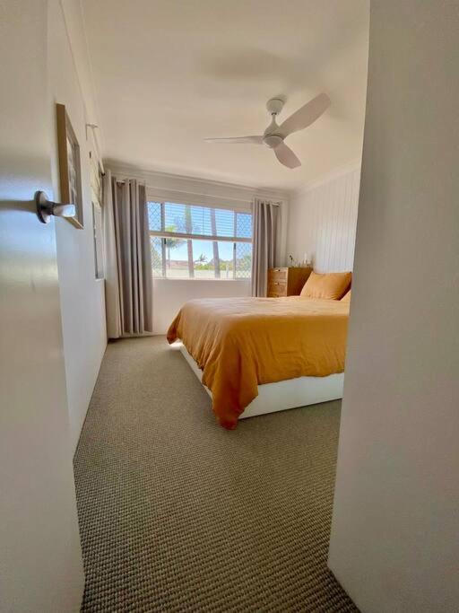 Apartment Sunny Beachside Escape 2br Walk To Palm *