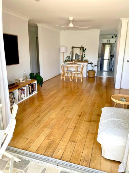 Sunny Beachside Escape 2br Walk To Palm Gold Coast