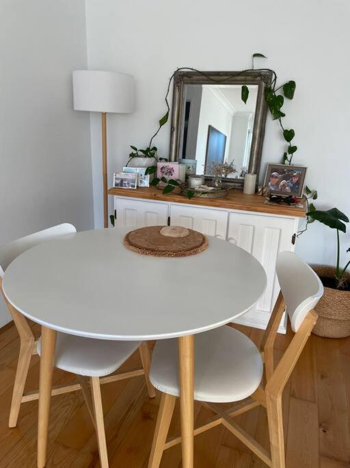 Sunny Beachside Escape 2br Walk To Palm * Gold Coast